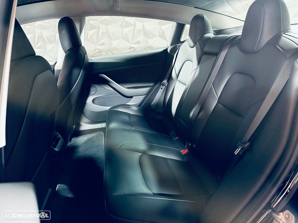 Tesla Model 3 - 21