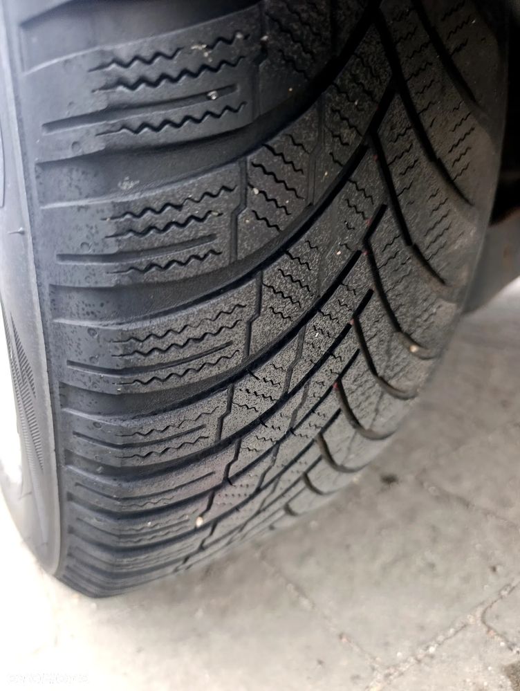 Volkswagen Touran 1.9 TDI DPF United - 31