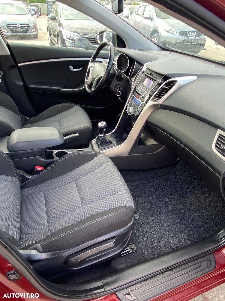 Hyundai i30 blue 1.6 CRDi Classic - 14