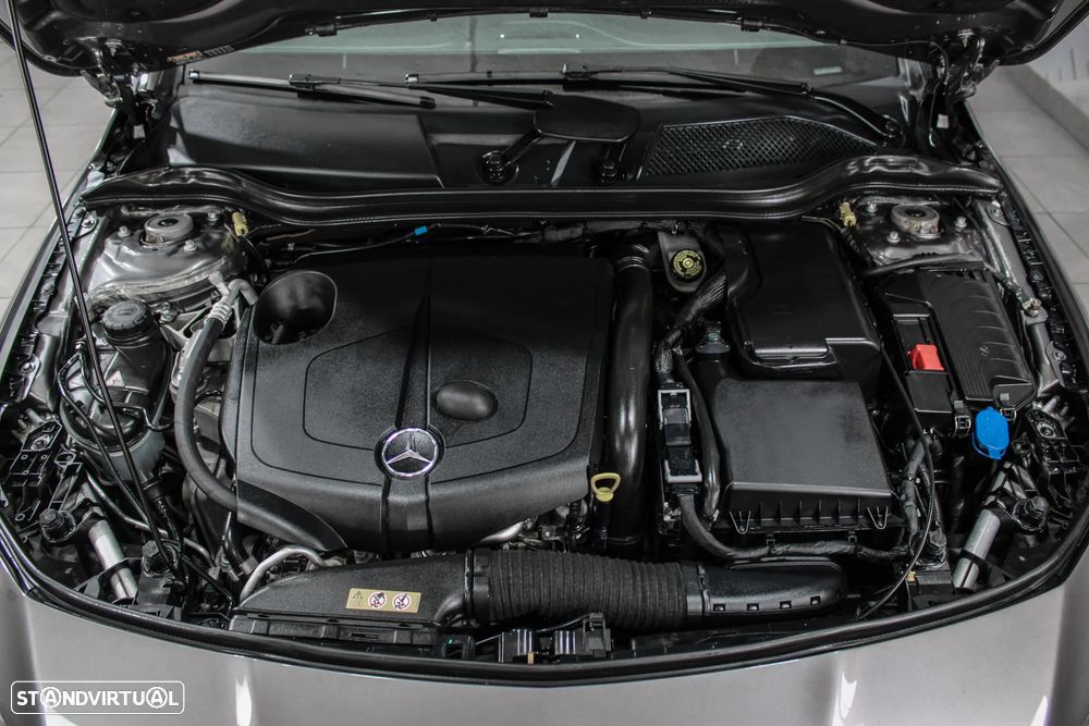 Mercedes-Benz CLA 200 d Shooting Brake AMG Line - 24