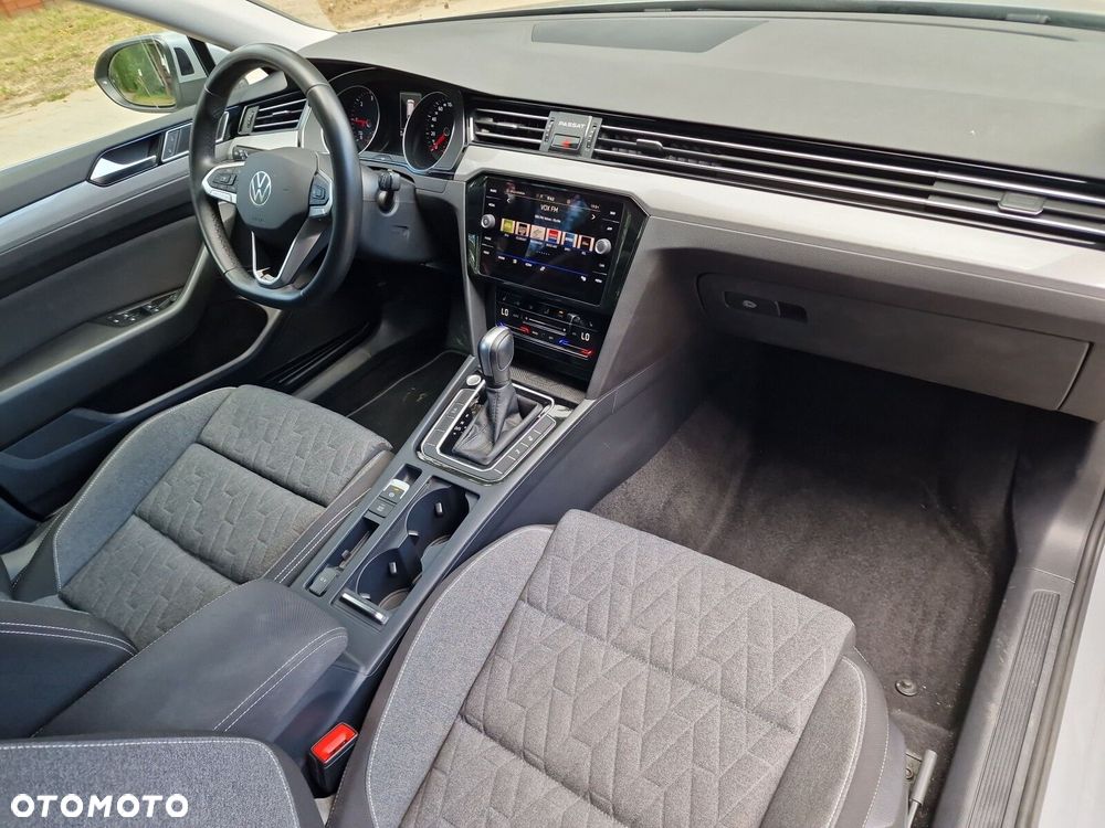 Volkswagen Passat - 28