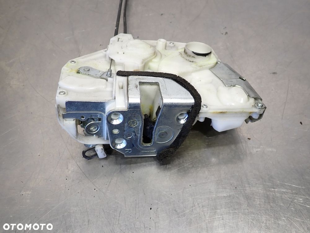 ZAMEK PRAWY PRZÓD DRZWI FIAT SEDICI 1.9 - 1