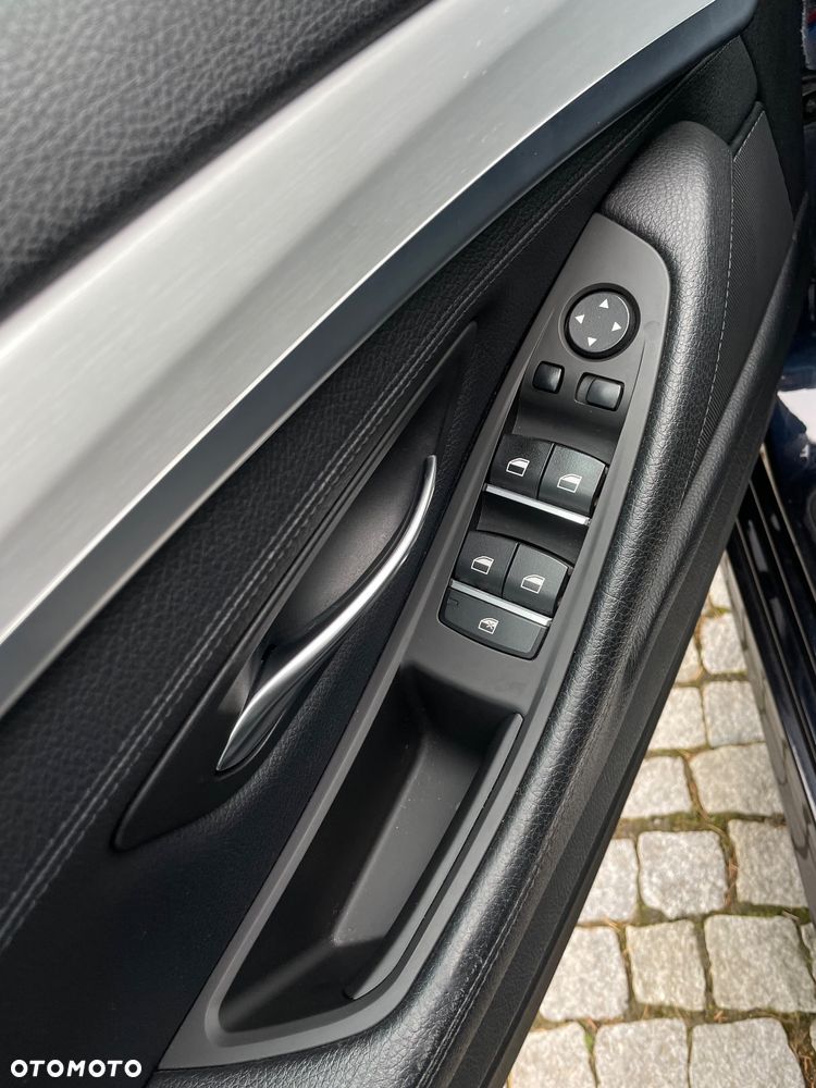 BMW Seria 5 530d xDrive - 18