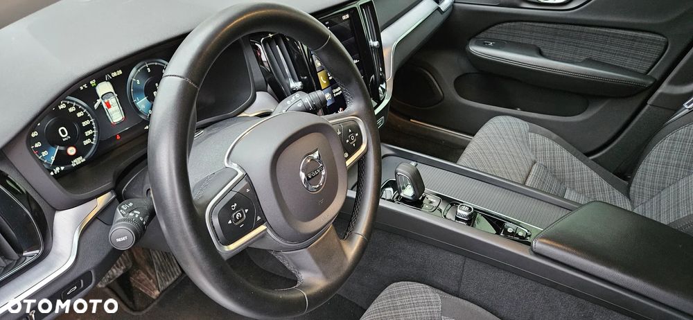 Volvo V60 D4 Momentum Pro - 5