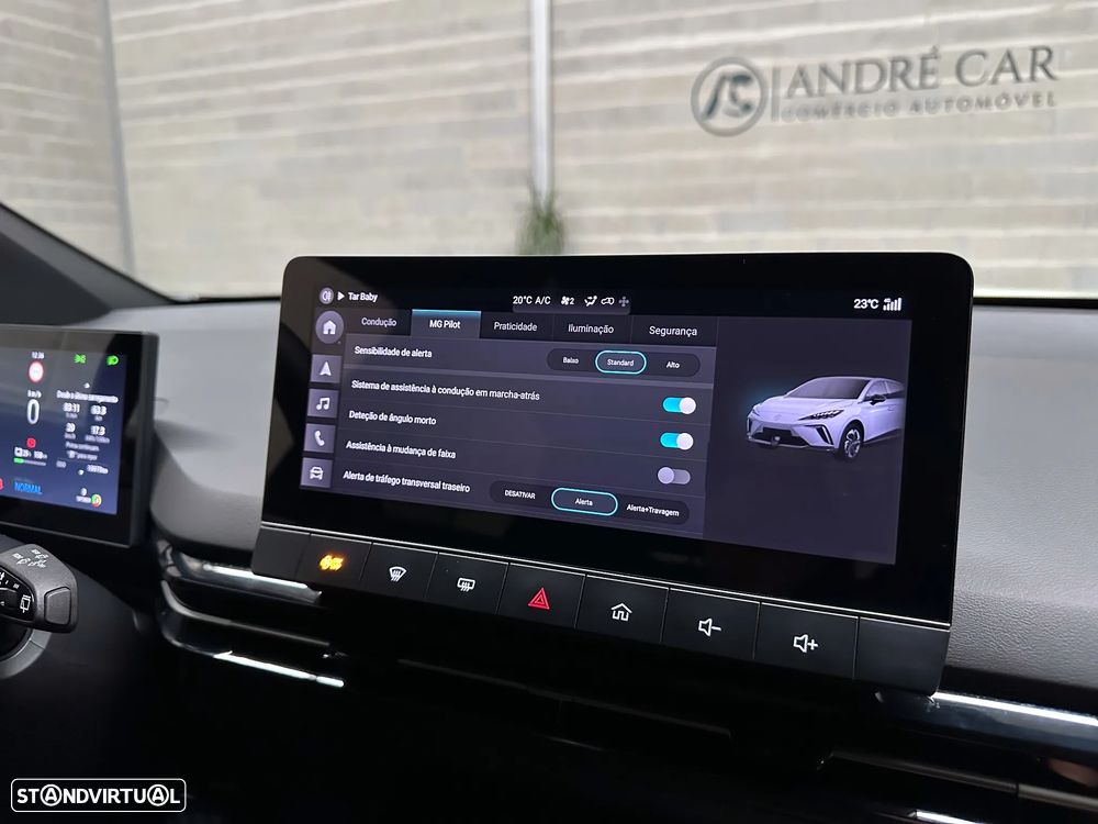 MG MG4 77 kWh Extended Range Luxury - 28