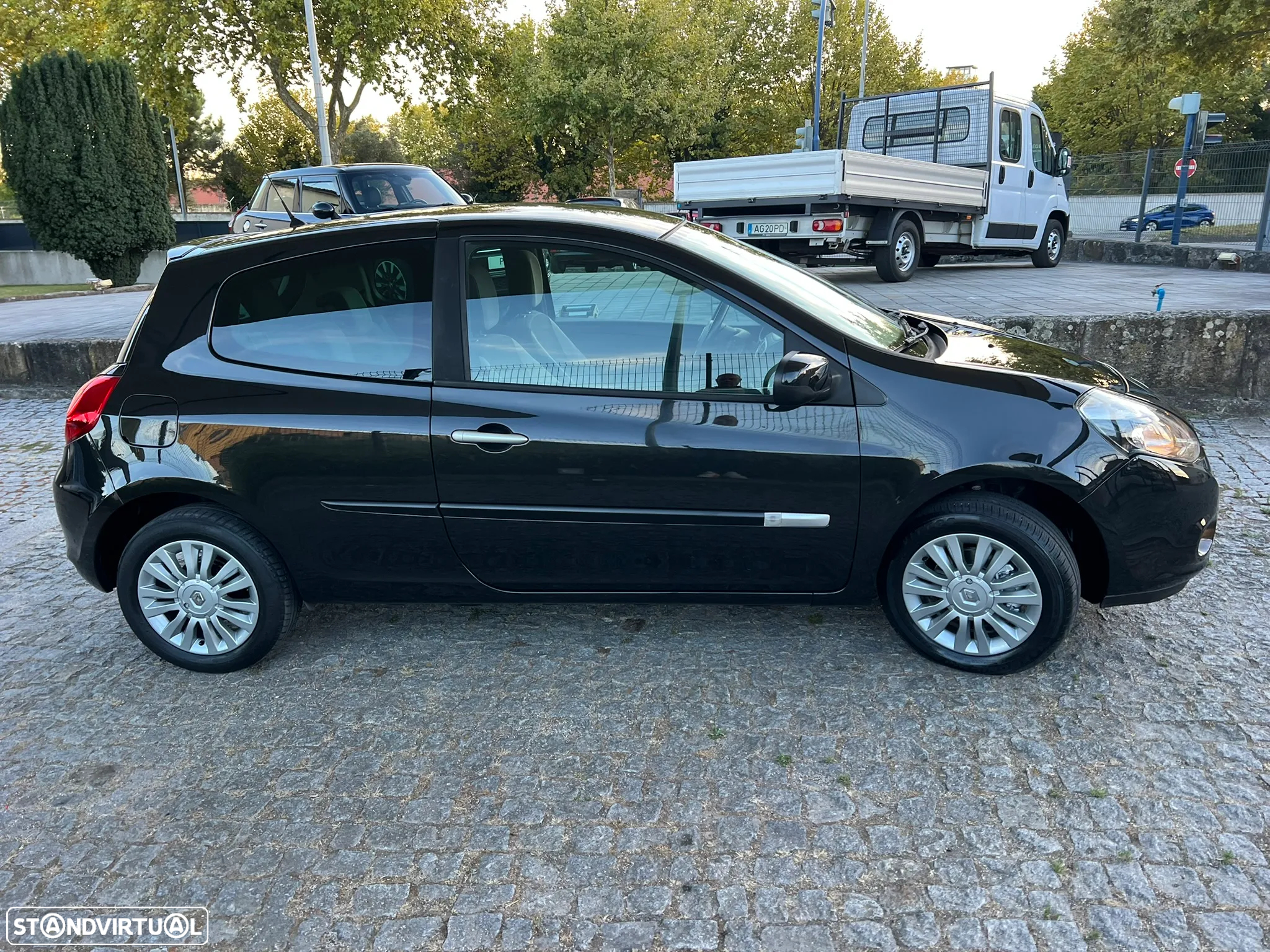 Renault Clio 1.2 16V GT 130g - 4
