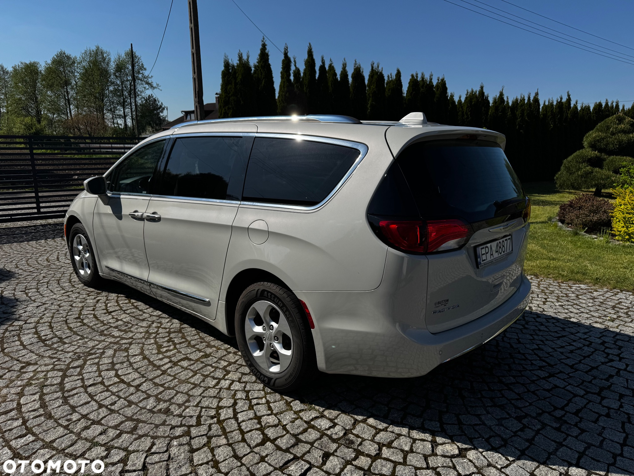 Chrysler Pacifica - 7