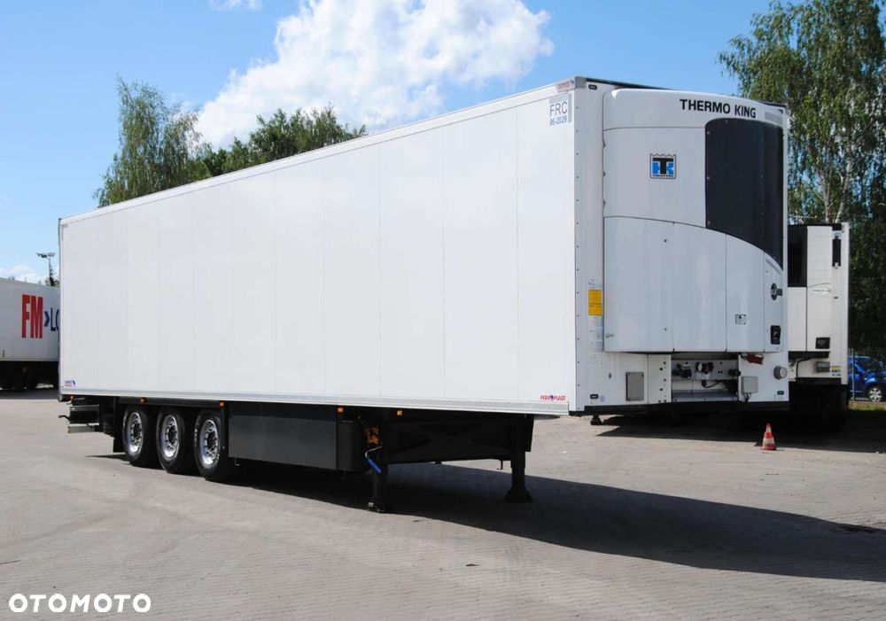 Schmitz Cargobull SKO, Doppelstock, Thermo King
