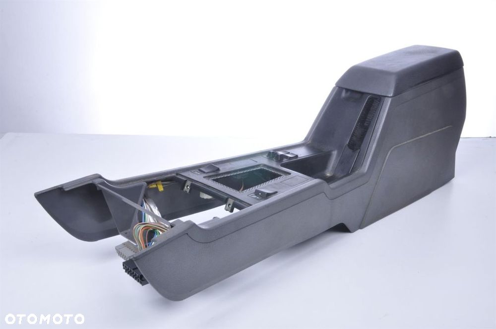 VOLVO 850 TUNEL ŚRODKOWY PODŁOKIETNIK EU - 1
