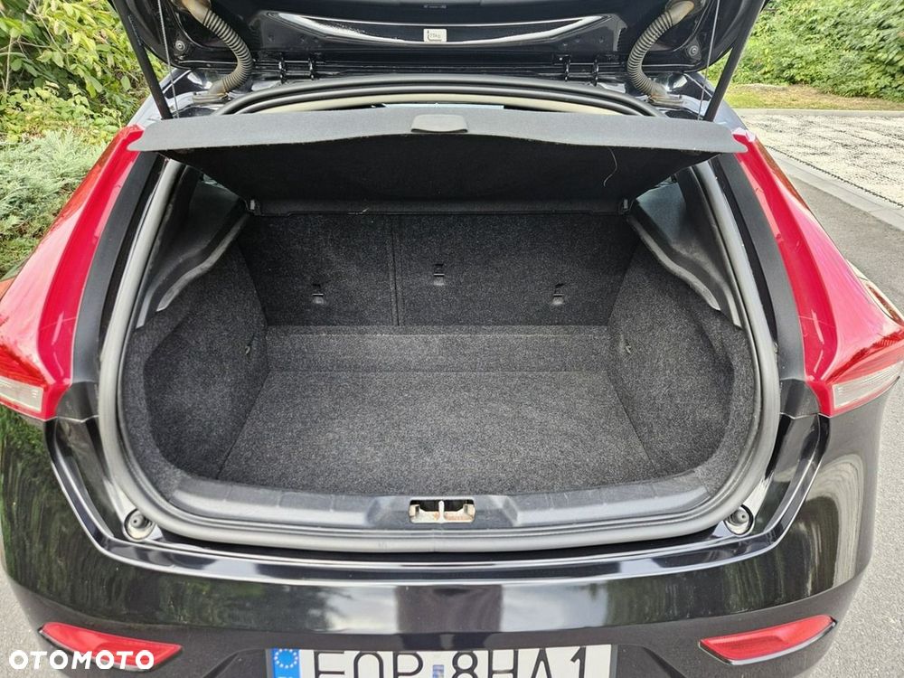 Volvo V40 - 24