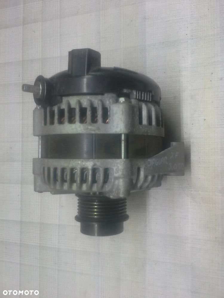 Jaguar XF X250 3.0 TD V6 alternator - 3