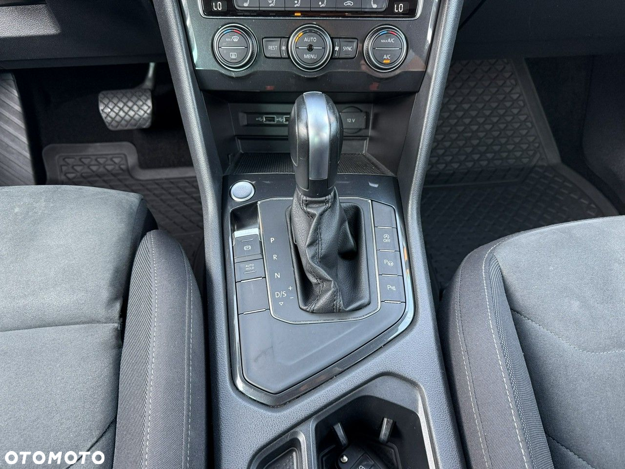 Volkswagen Tiguan - 17
