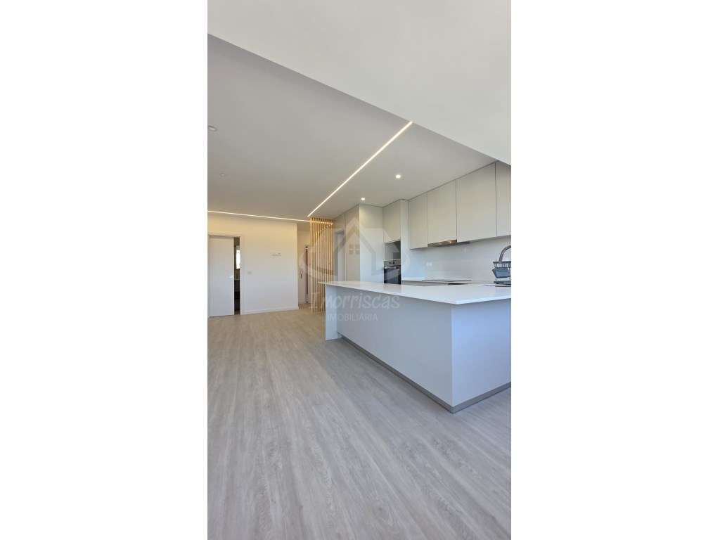 Apartamento T3 renovado com vista panorâmica - Olivais - Grande imagem: 4/24