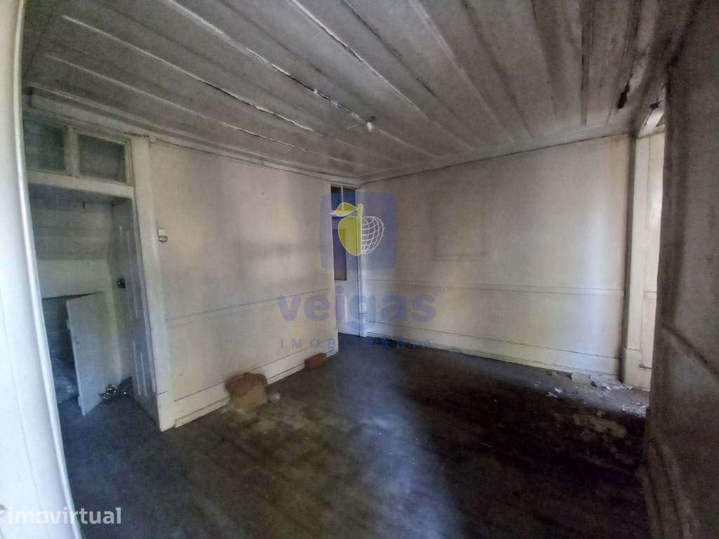 Prédio para remodelar localizado na Freguesia de Alcântara - Grande imagem: 2/35