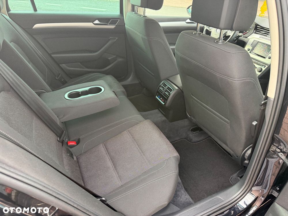 Volkswagen Passat 2.0 TDI BMT Comfortline - 14