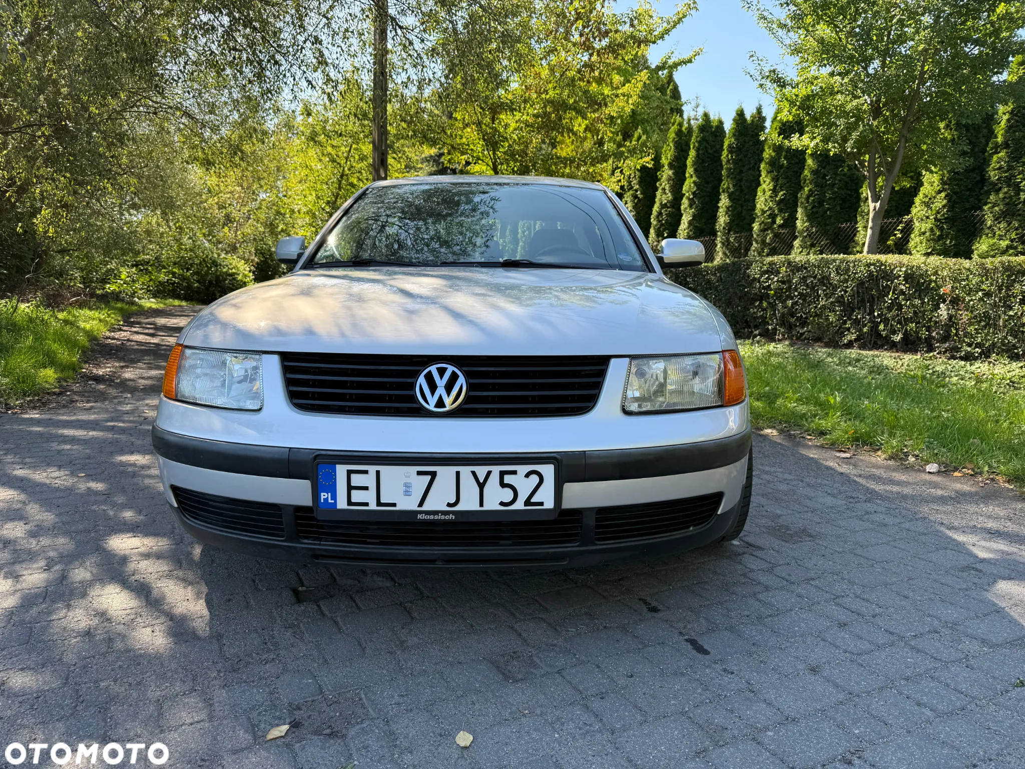 Volkswagen Passat 1.8T - 2