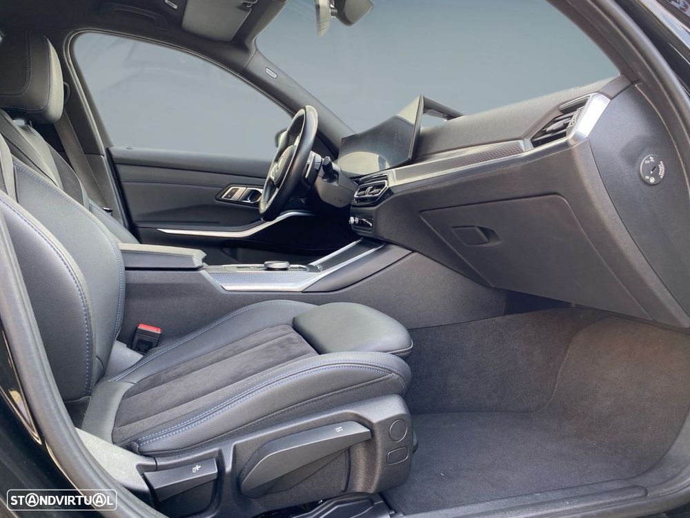 BMW 320 d Touring Pack Desportivo M Auto - 13