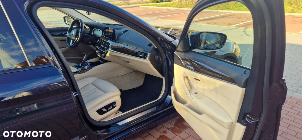 BMW Seria 5 530d xDrive Luxury Line - 12