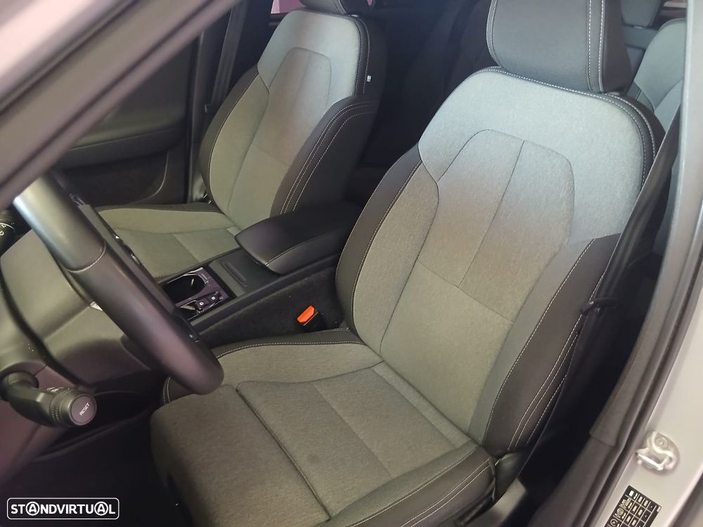 Volvo XC 40 1.5 T2 Plus Dark Auto - 25