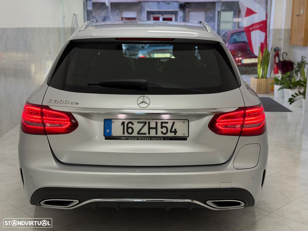 Mercedes-Benz C 300 BlueTEC Hybrid AMG Line - 12