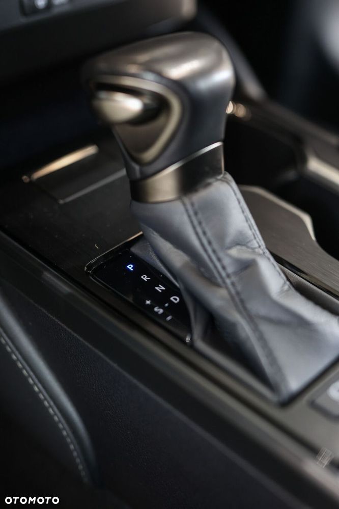 Lexus ES 300h Business Edition - 35