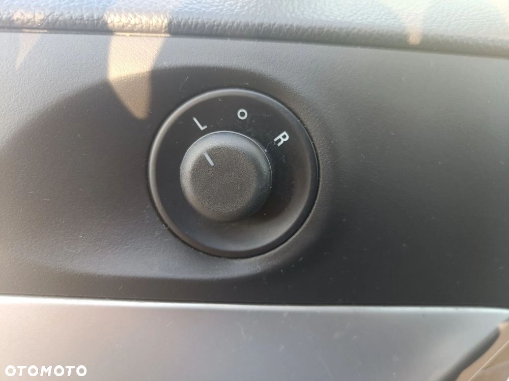 Chevrolet Orlando 1.8 LS - 25