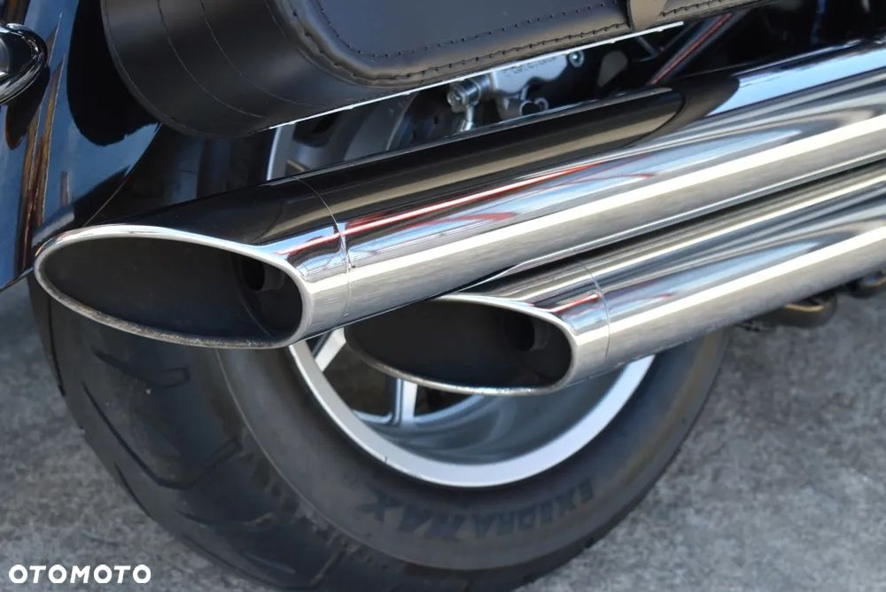 Suzuki Intruder - 32