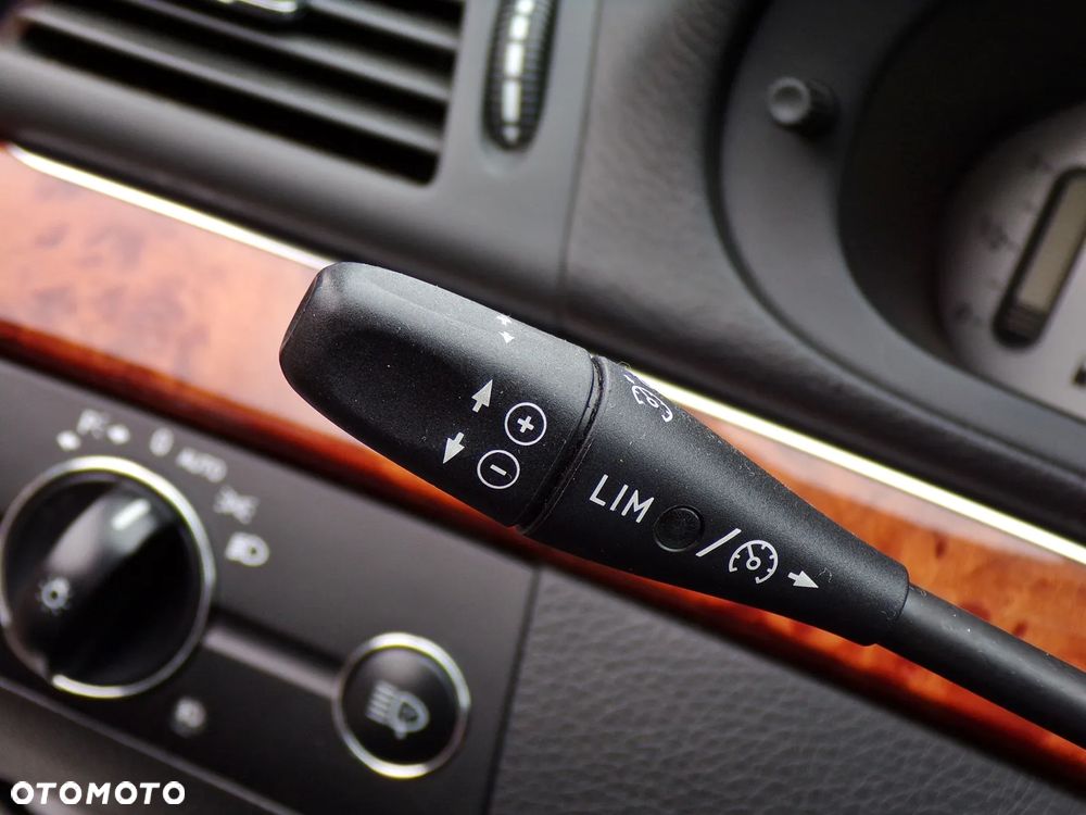 Mercedes-Benz Klasa E 500 T 4Matic Automatik Avantgarde - 20