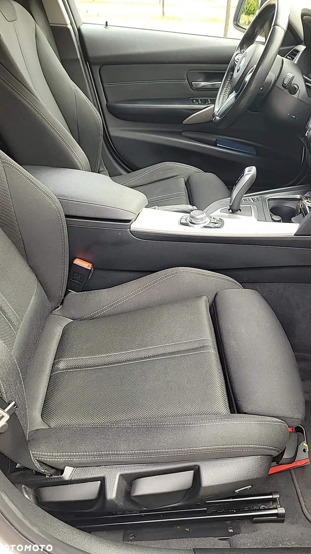 BMW Seria 3 318i - 27