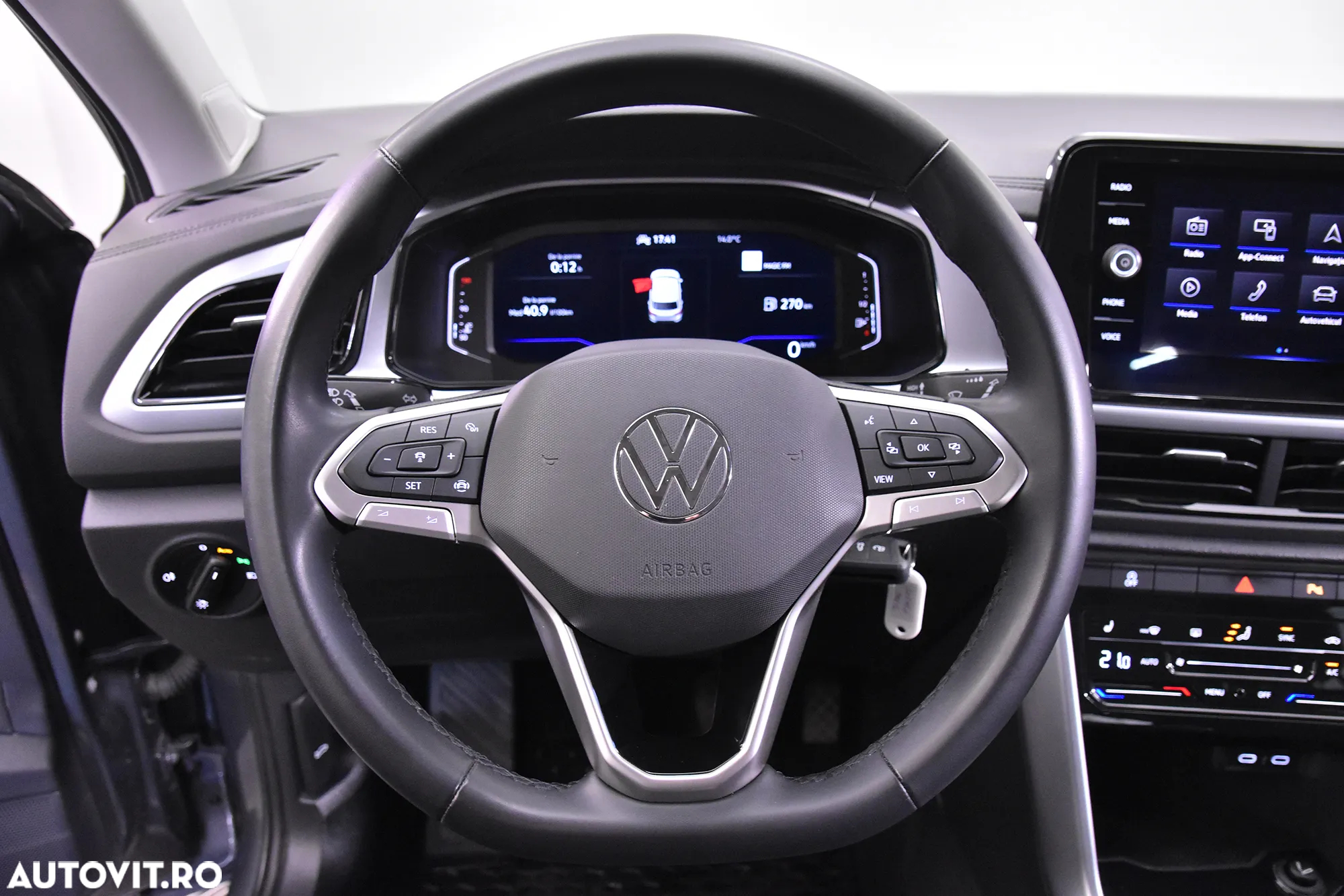 Volkswagen T-ROC - 16