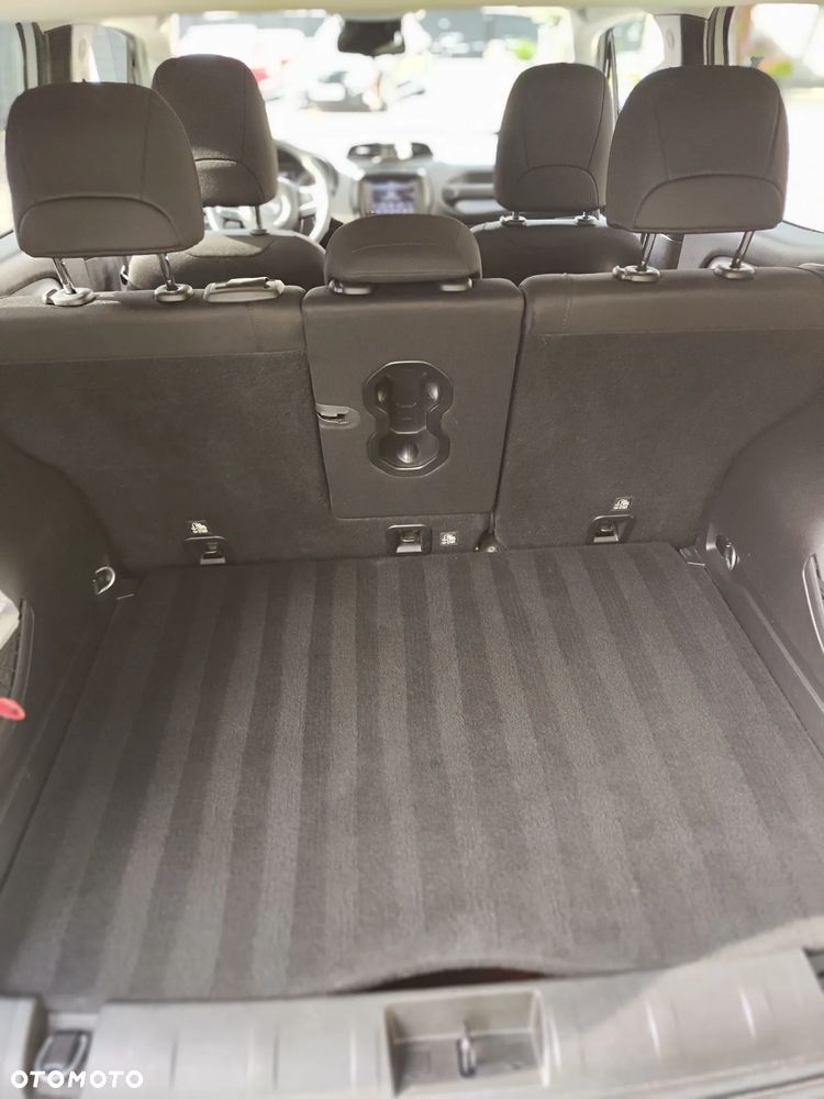 Jeep Renegade - 22