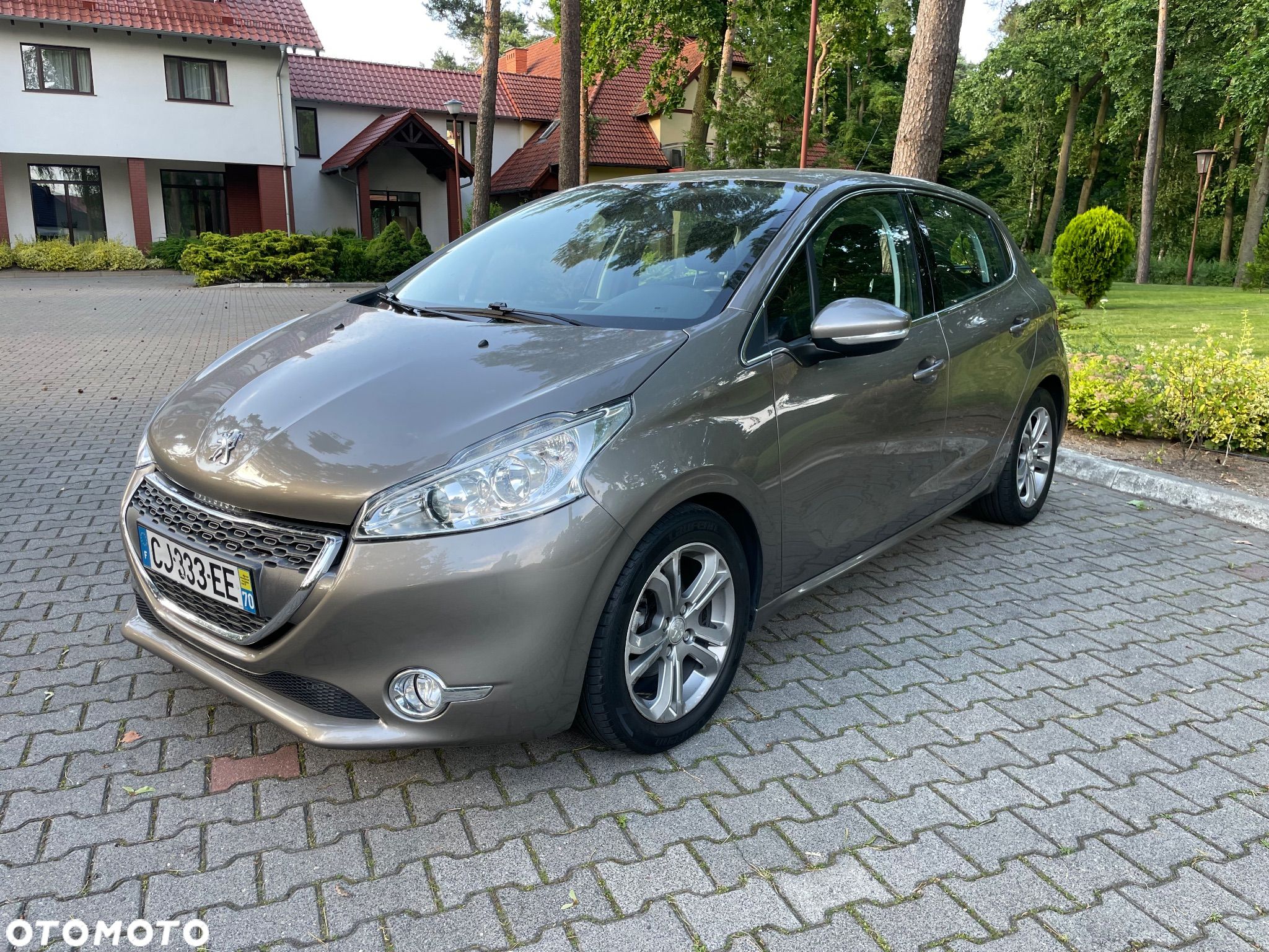 Peugeot 208 - 1