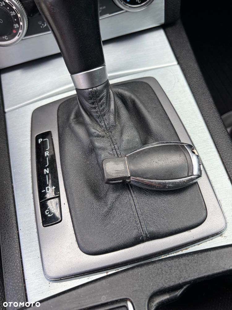 Mercedes-Benz Klasa C 220 CDI DPF Automatik Avantgarde - 29