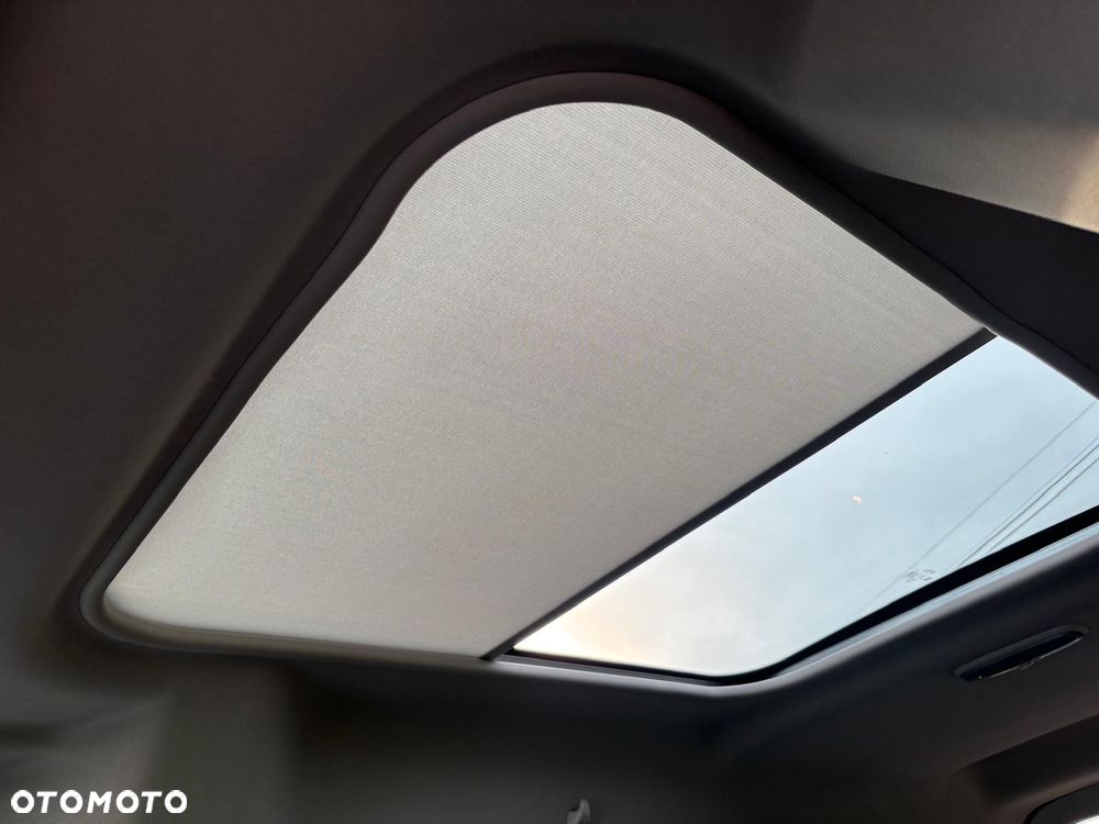 Ford Tourneo Connect Grand - 22