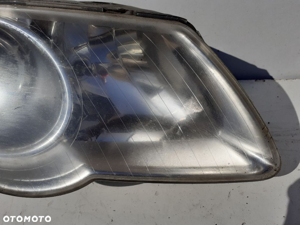 VW VOLKSWAGEN PASSAT B6 LAMPA PRZÓD PRZEDNIA PRAWA SOCZEWKA ORYGINAŁ - 2