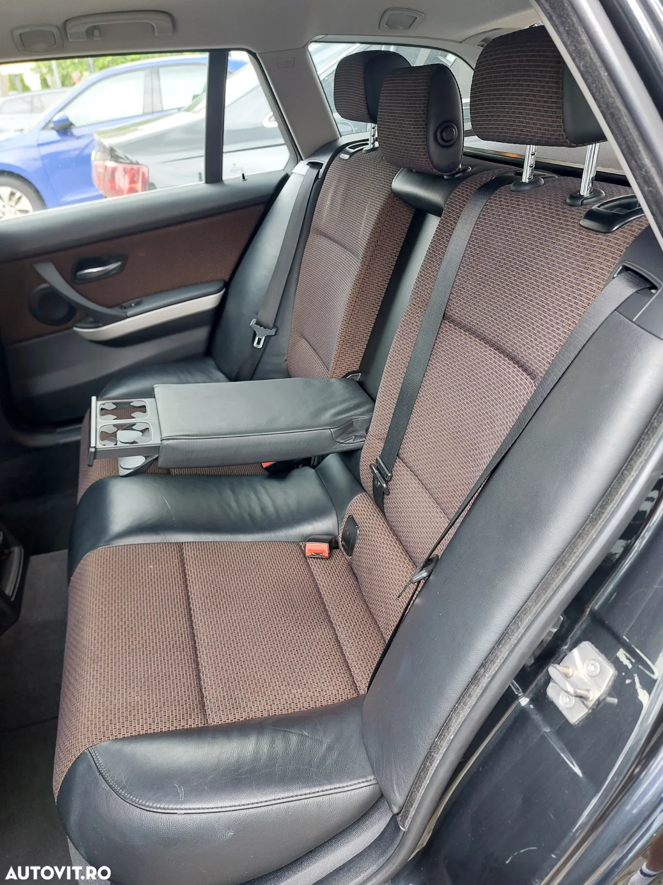 BMW Seria 3 318d DPF Touring Aut. - 7