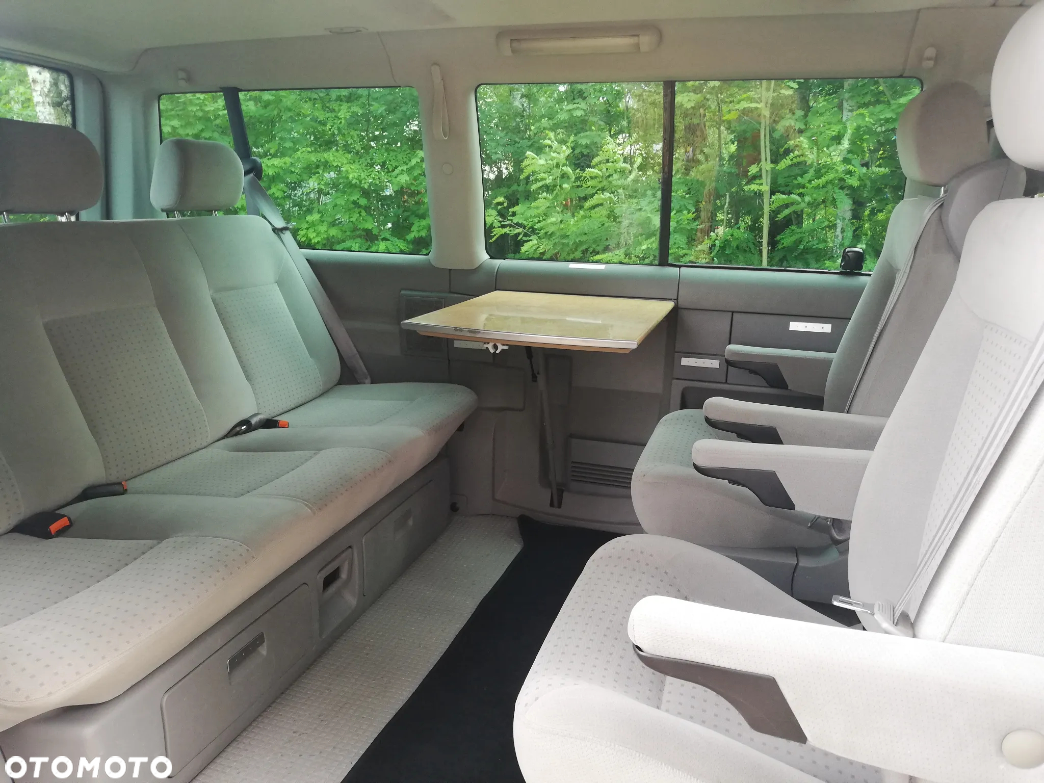 Volkswagen Multivan - 8
