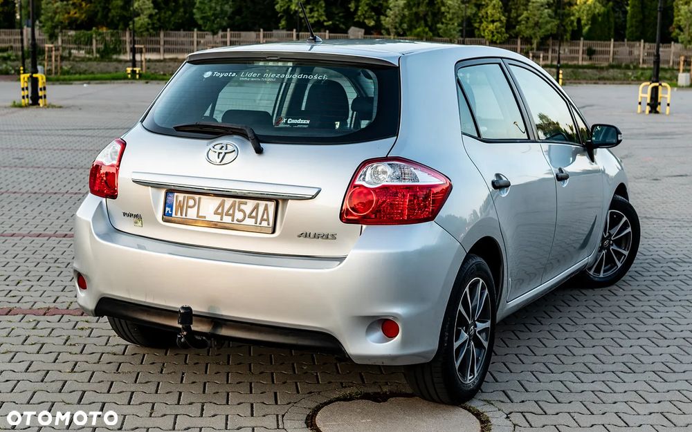 Toyota Auris 1.4 D-4D Luna EU5 - 5