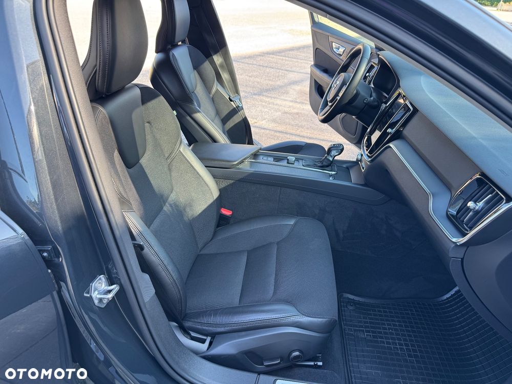 Volvo V60 D3 Geartronic Momentum Pro - 31