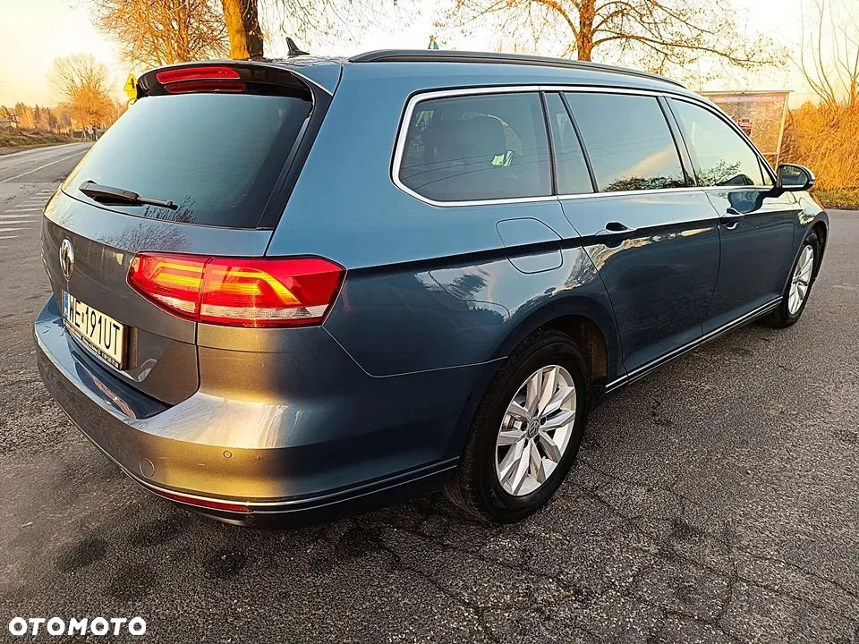 Volkswagen Passat - 4