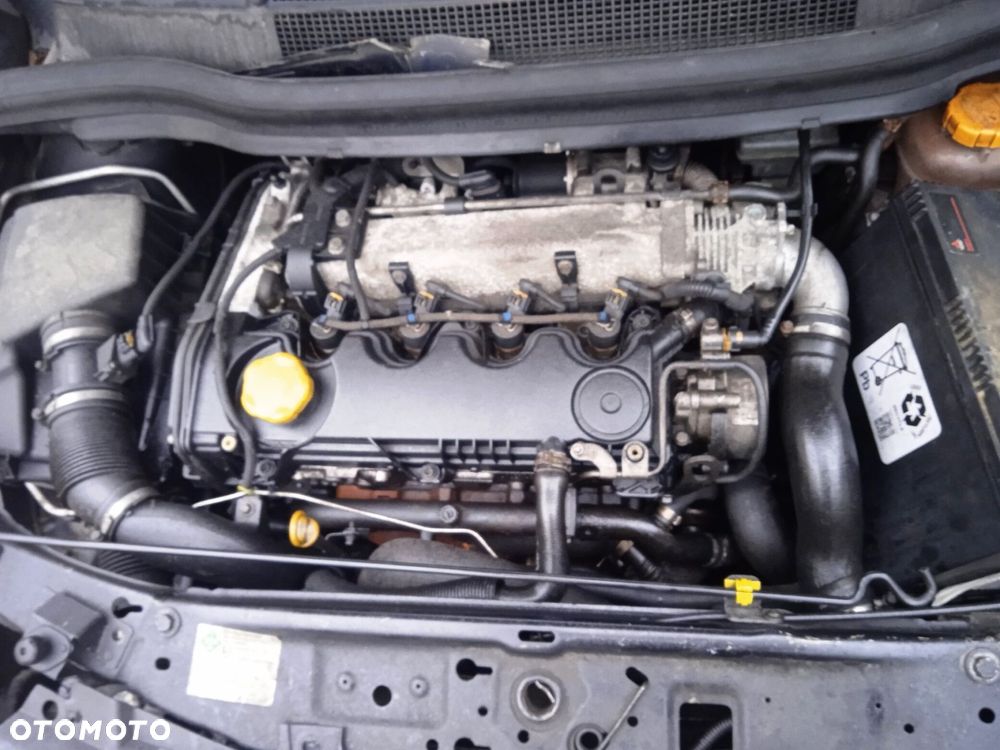 Na części Opel Zafira B Lift 1.9 CDTI Panorama Z20R silnik Z19DT skrzynia M32 - 11