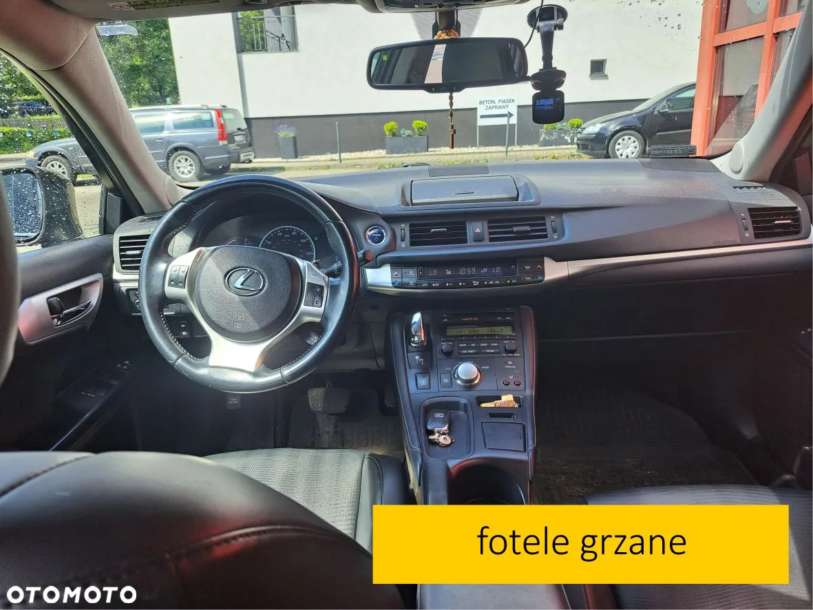 Lexus CT - 7