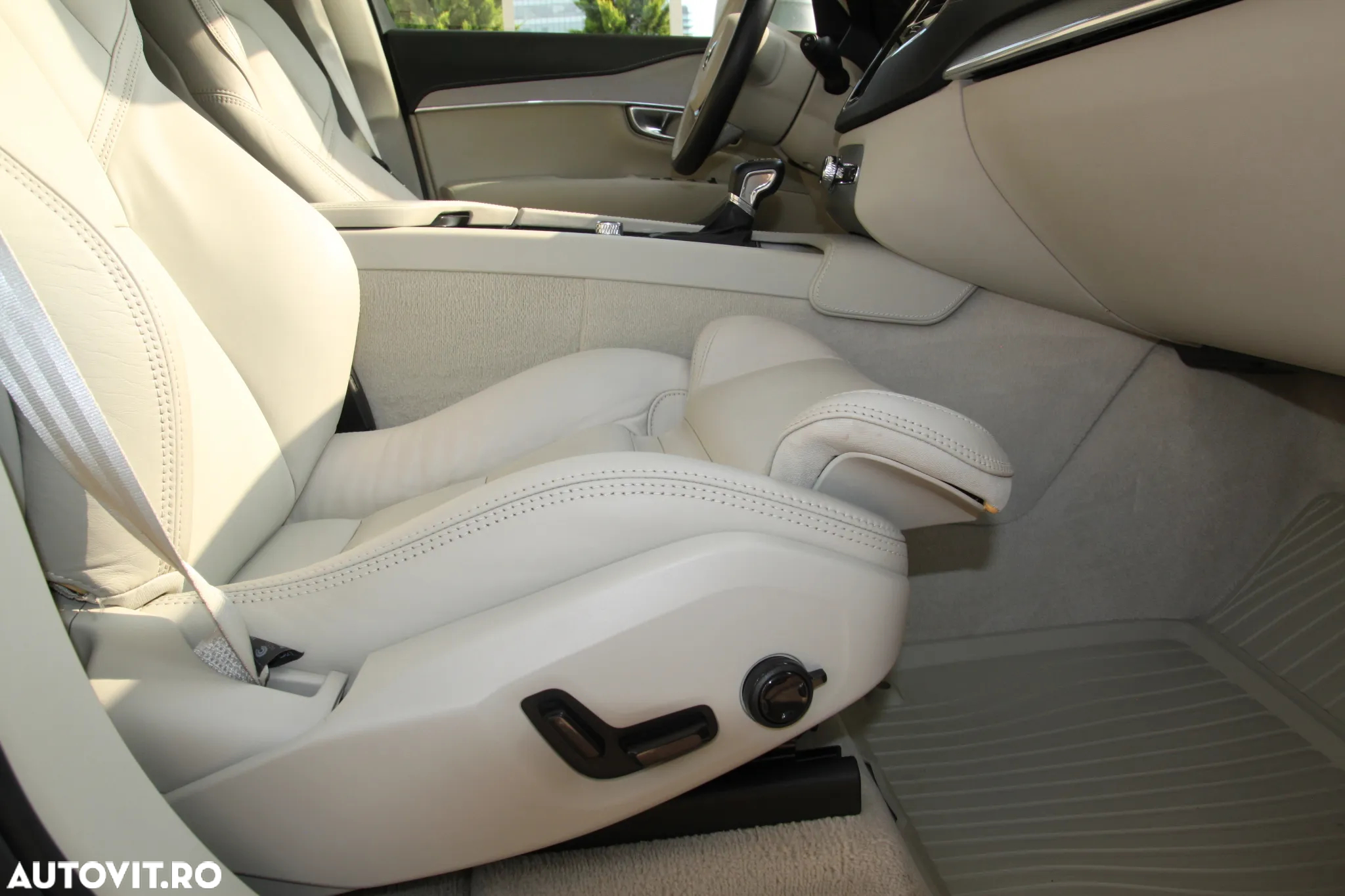 Volvo XC 90 D5 AWD R-Design - 15
