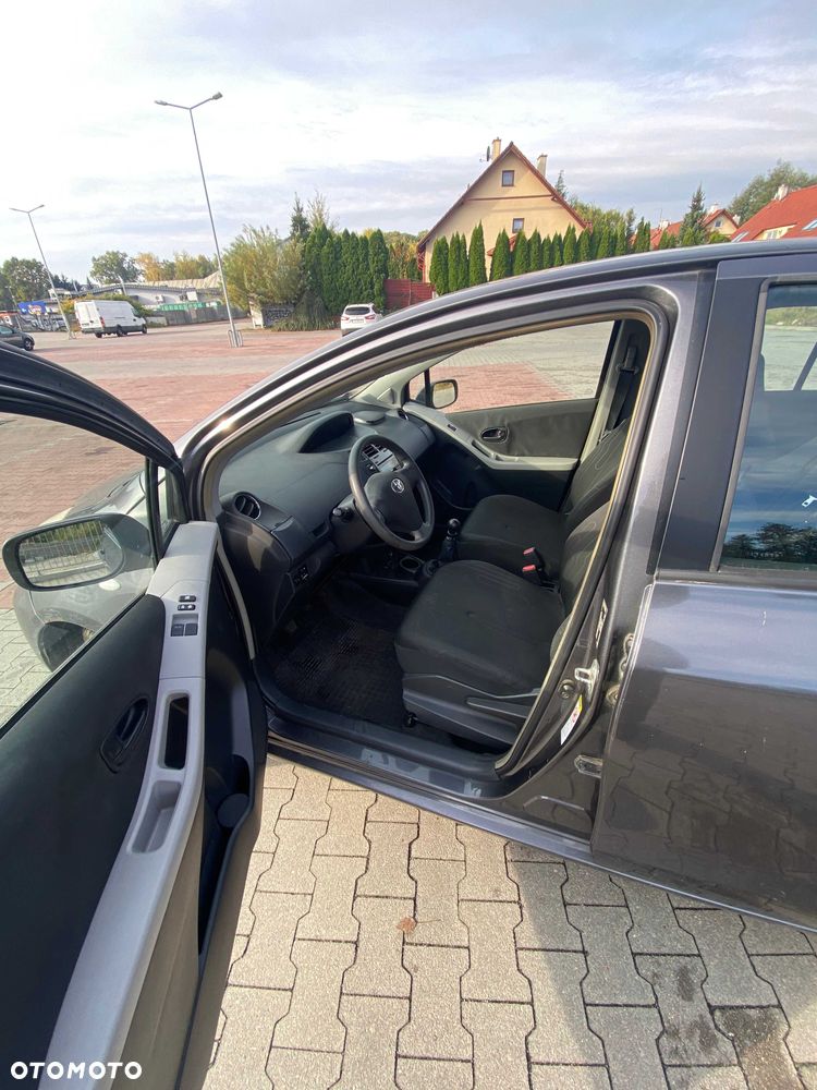 Toyota Yaris - 7