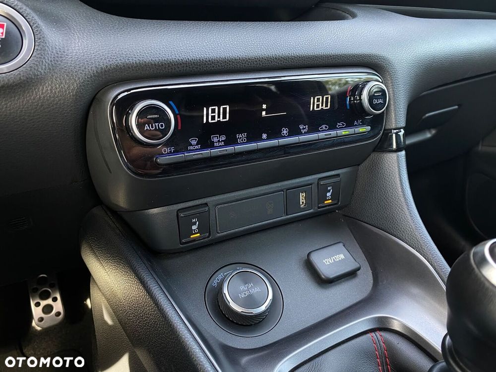 Toyota Yaris - 22