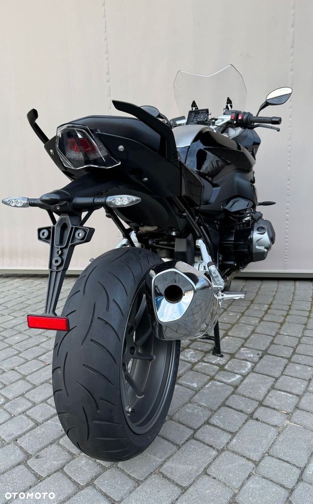 BMW R - 8