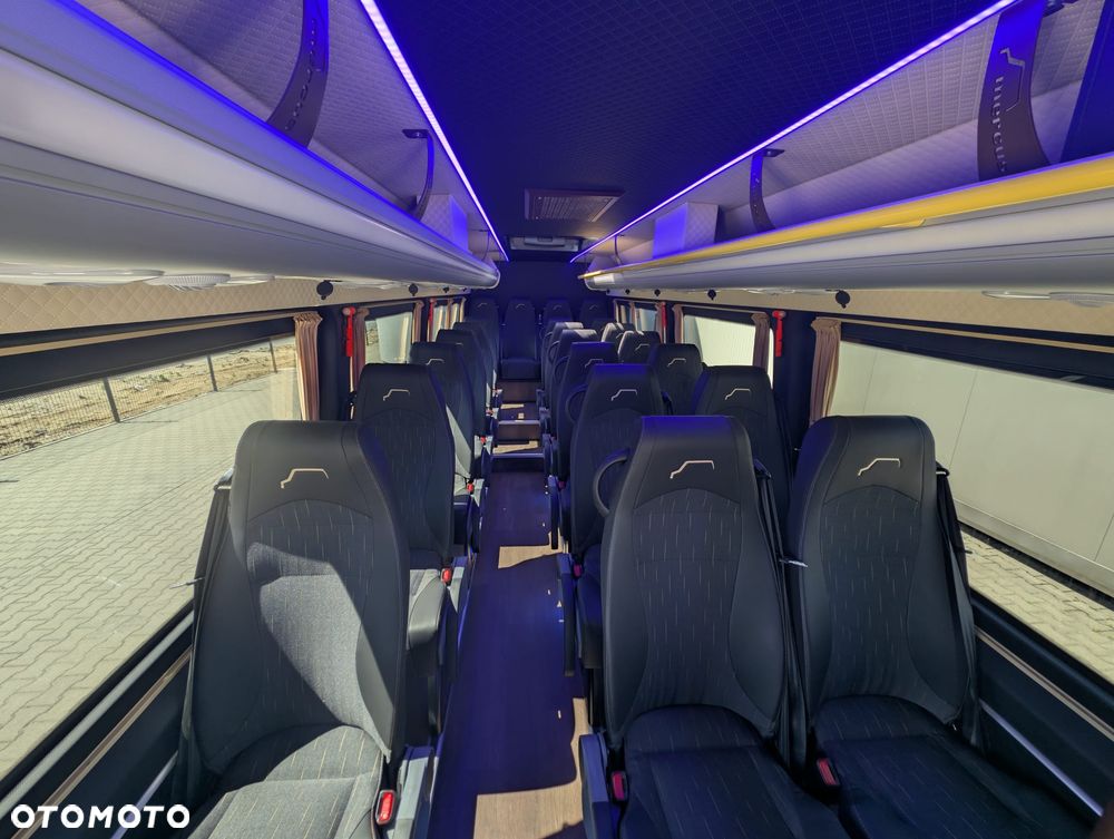 Mercedes-Benz Sprinter 519 - 28