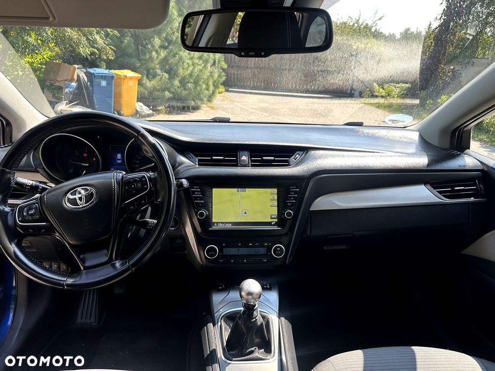 Toyota Avensis - 5