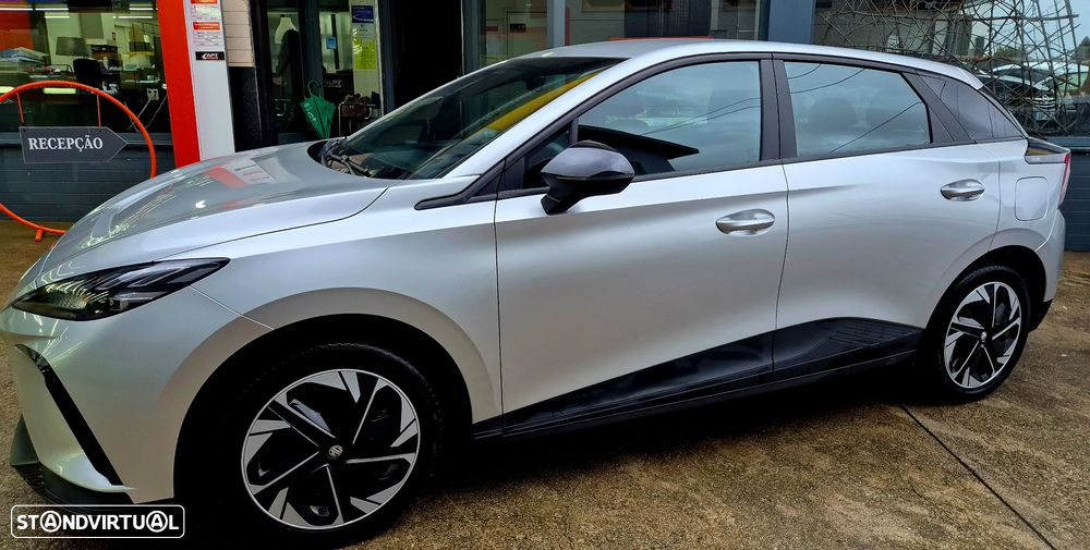 MG MG4 51 kWh Standard - 11