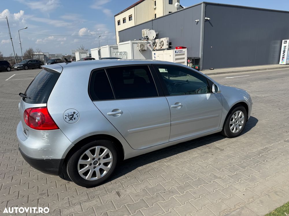 Volkswagen Golf - 9